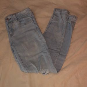 American Eagle light wash extra stretch jeans